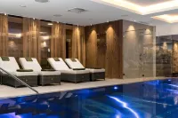 AlpenParks Taxacher Hotel & Apartment - プール