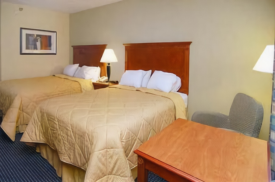 Comfort Inn & Suites Hamilton Place