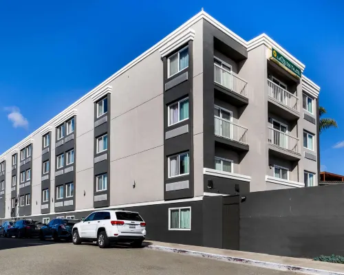 La Quinta Inn & Suites by Wyndham San Diego Mission Bay Hotels in San Diego county