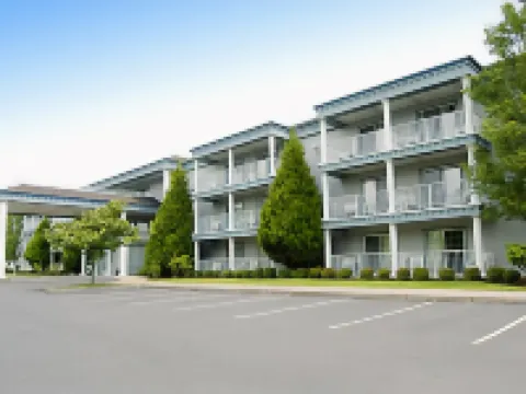 Best Western Plus Grand Manor Inn Hotels in Springfield