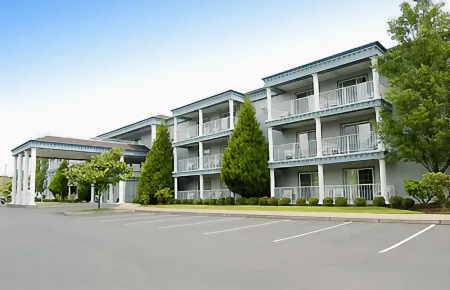 Best Western Plus Grand Manor Inn