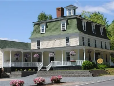 Ballard House Inn Các khách sạn ở Meredith