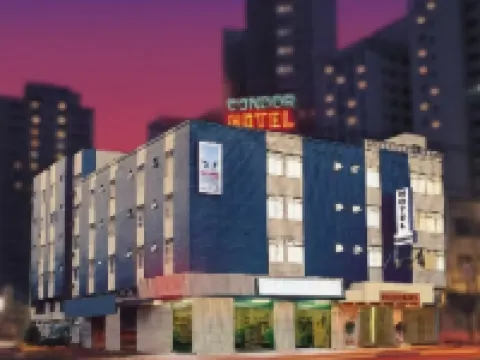 เรเดอ อันดราด เมอร์คาโด โรงแรมใกล้Sacred Art Museum