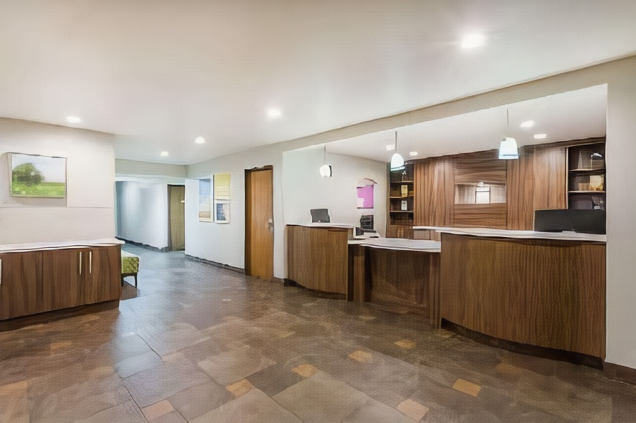 Days Inn & Suites by Wyndham East Flagstaff