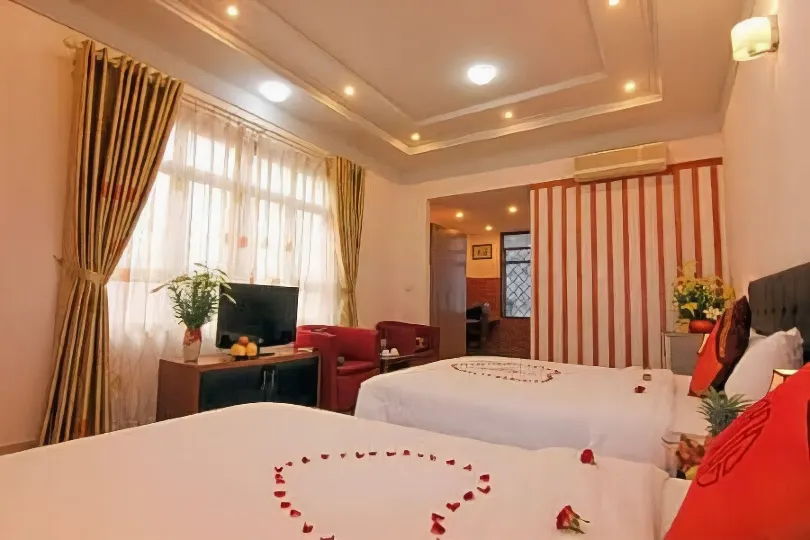 Urban Alley Hotel