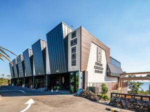 Seogwipo Black Land Lace Spa Pension