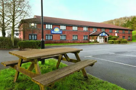 Days Inn by Wyndham Michaelwood M5