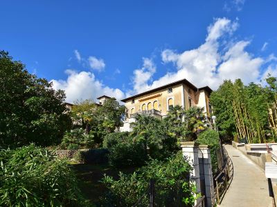 Garden Deni Photo