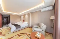 Qing Shui Hotel Hotels in Huocheng