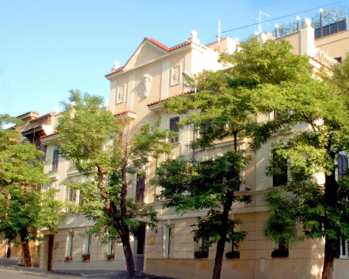 تمارك هوتل فاتيكانو Hotels near تريونفالي