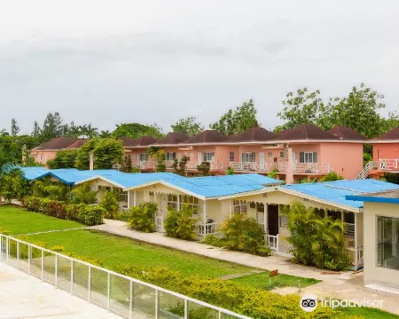 Travellers Beach Resort โรงแรมในเนกริล