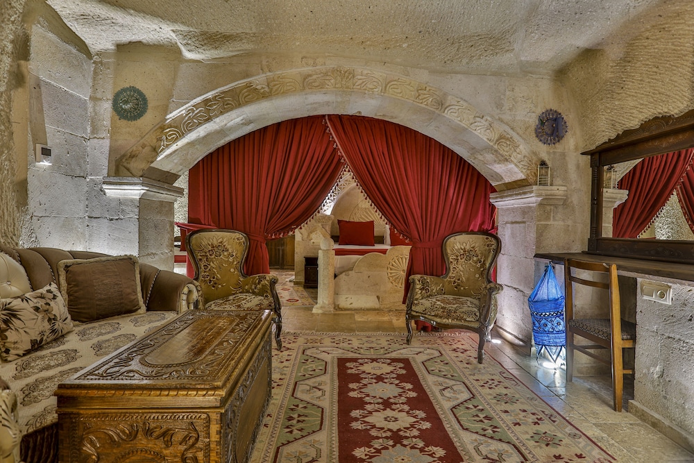 Hidden Cave Hotel