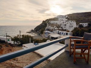 Perigiali Rooms & Apartments Folegandros