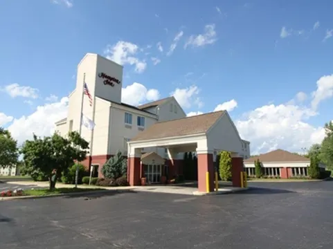 俄亥俄南桑達斯基卡爾森鄉村旅館 伊利縣酒店