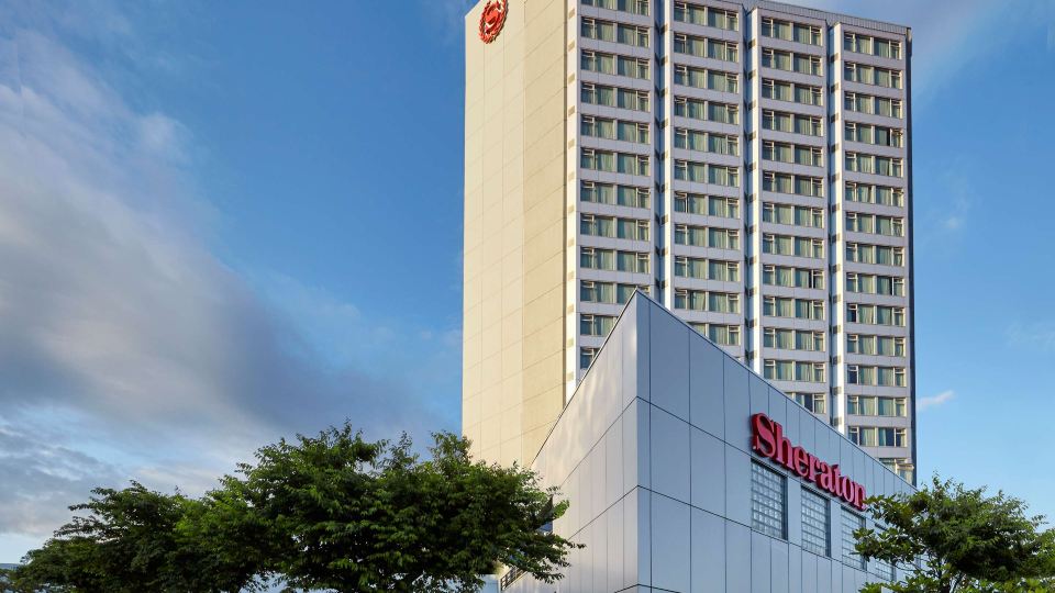 Sheraton Vancouver Guildford Hotel