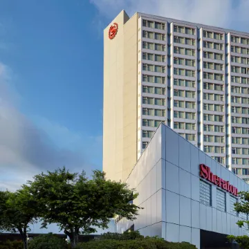 Sheraton Vancouver Guildford Hotel