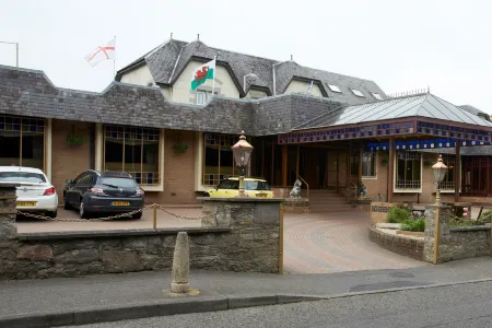 The Lovat Hotel Отели в г. Перт