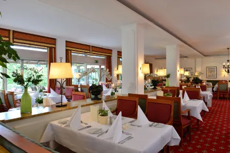 Hotel Sonnenhof Lam Отели в г. Нойкирхен-байм-Хайлиген-Блут
