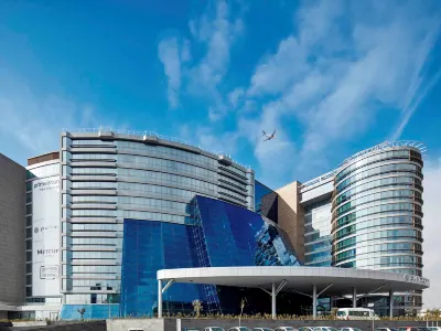 Pullman Istanbul Hotel & Convention Center Hotels near MUTLU MALATYA PAZARI- CEBİNDEKİ PAZAR