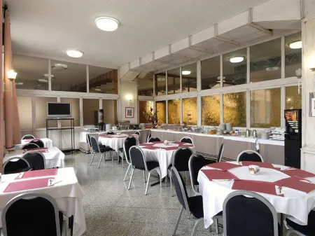 佩雷三世大飯店
