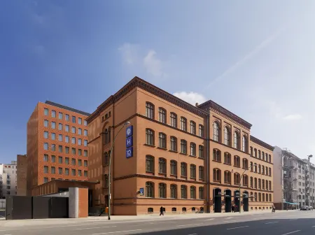 H10 Berlin Ku'Damm Отели рядом с достопримечательностью «Берлинская высшая техническая школа»