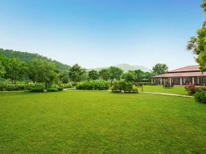 The Riverview Retreat Corbett by Leisure Hotels