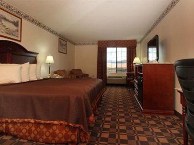 Cabot Inn & Suites