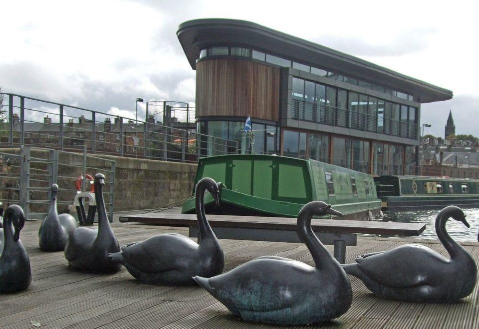 The Four Sisters Boatels Houseboats, Edinburgh (Prices & Reviews 2024