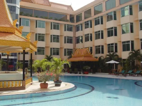 Phnom Penh Hotel バタナック・キャピタル周辺のホテル