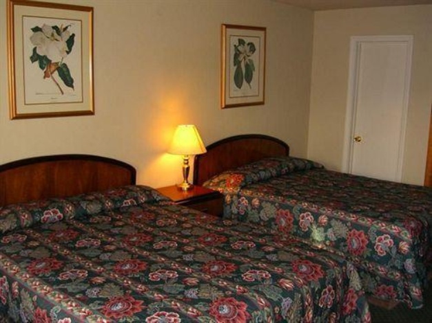 Travel Inn & Suites