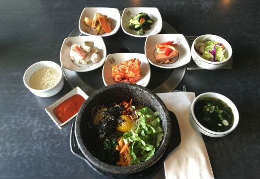 2. 로얄 오키드 괌..