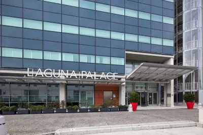 NH Venezia Laguna Palace Hotels near ليدو دي فينيتسا