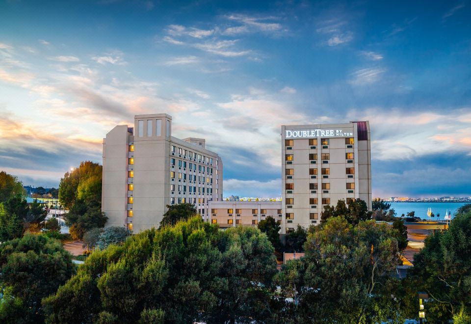 DoubleTree by Hilton San Francisco Airport