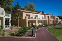 Sowell Residences les Perles du Golfe de Saint-Tropez Hôtels à proximité de : Golf Club de Beauvallon