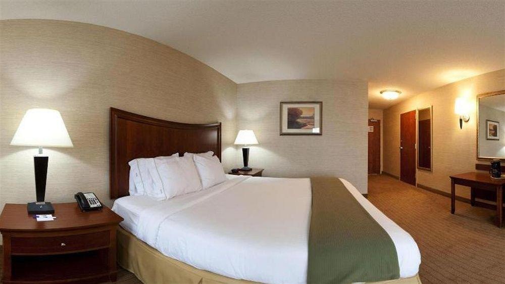 Holiday Inn Express Hotel & Suites Urbana-Champaign-U of I Area, an Ihg Hotel