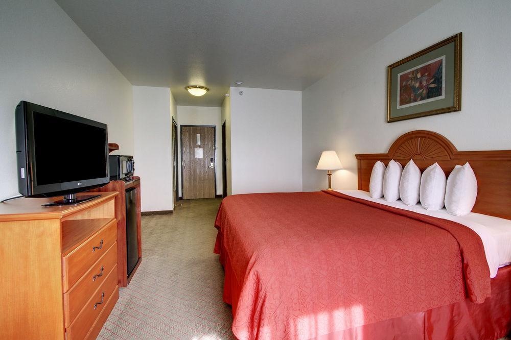 Quality Inn Junction City - Near Fort Riley