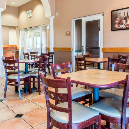 Comfort Inn & Suites