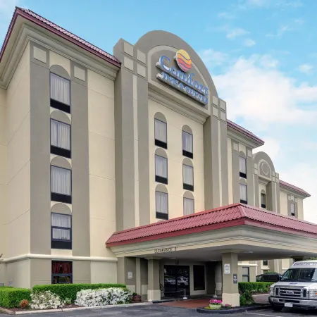 Comfort Inn & Suites Airport