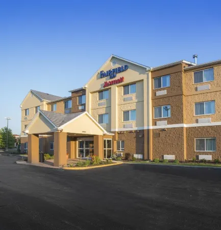 Fairfield Inn & Suites Chicago Tinley Park Отели рядом с достопримечательностью «Заказник Баттерфилд Крик Хедуотерс Ленд энд Уотер»