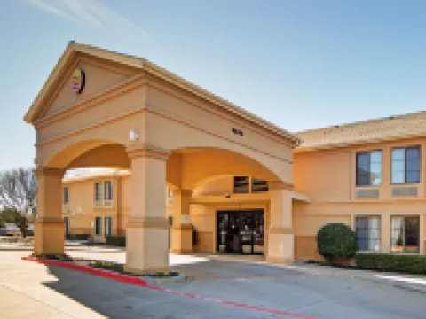Quality Inn & Suites DFW Airport South Hotels in Irving