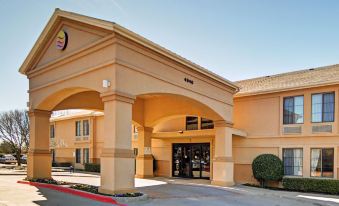 Quality Inn & Suites DFW Airport South