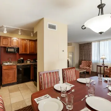 Clarion Collection Hotel Arlington Court Suites Отели рядом с достопримечательностью «Арлингтон-хаус»