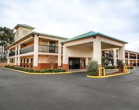 Motel 6 Laurel, MS Отели в г. Лорел