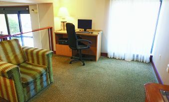 La Quinta Inn & Suites by Wyndham Stamford / New York City