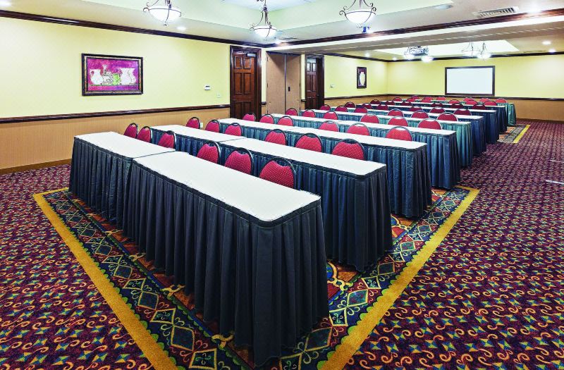 La Quinta Inn & Suites by Wyndham Bentonville photo 3