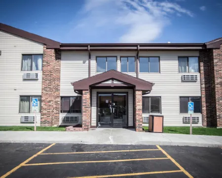 Baymont by Wyndham Joliet Hotels in Joliet