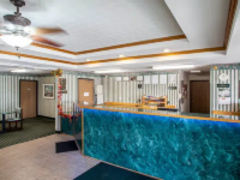 Super 8 by Wyndham Sweet Springs Hotels in Saline County