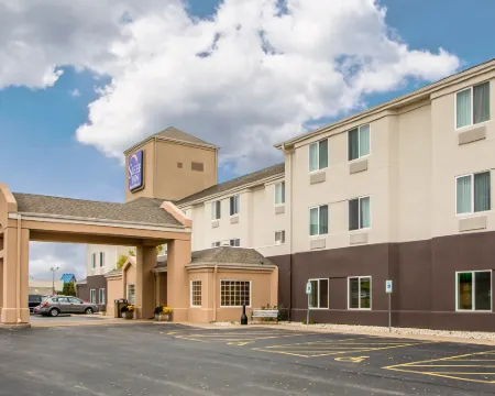 Sleep Inn & Suites Green Bay South Hotels in De Pere