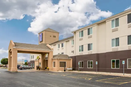 Sleep Inn & Suites Green Bay South Отели в г. Де Пер