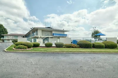 Skyline Inn